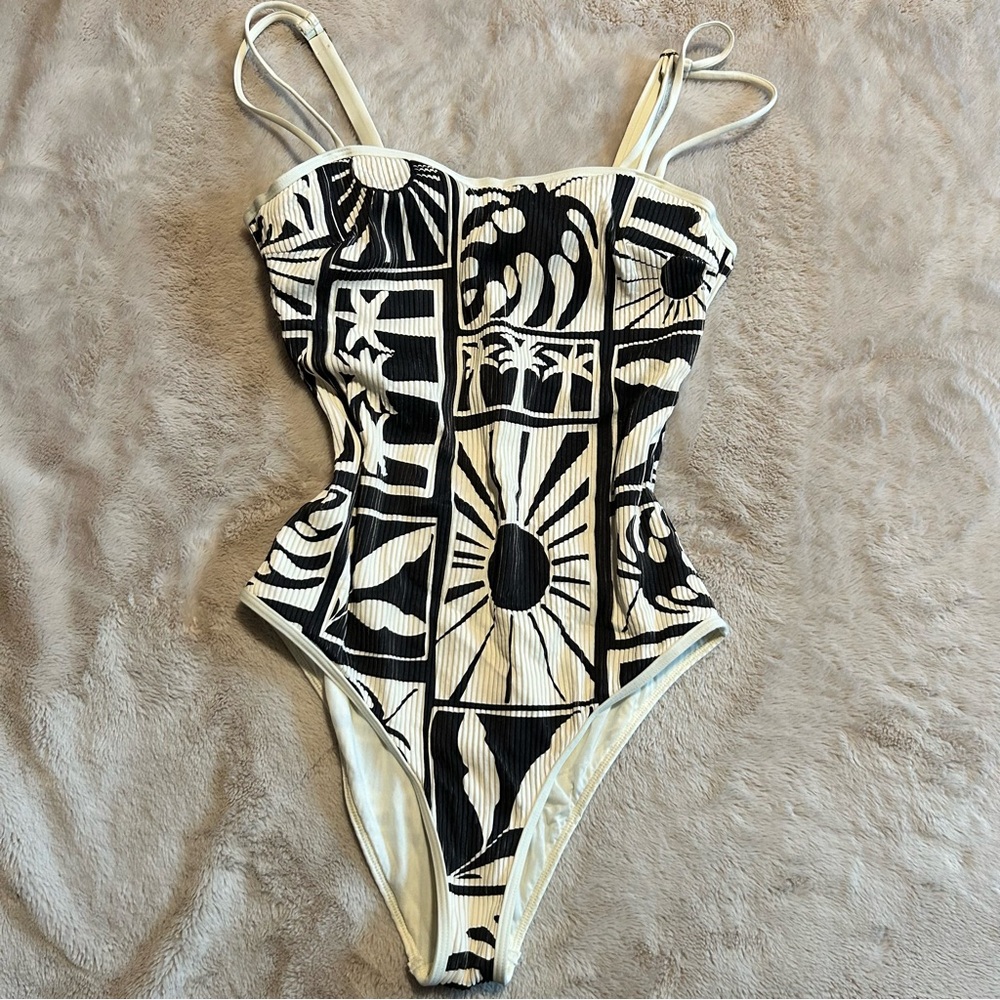 Ripcurl Womens Black and White Patterned Swimsuit